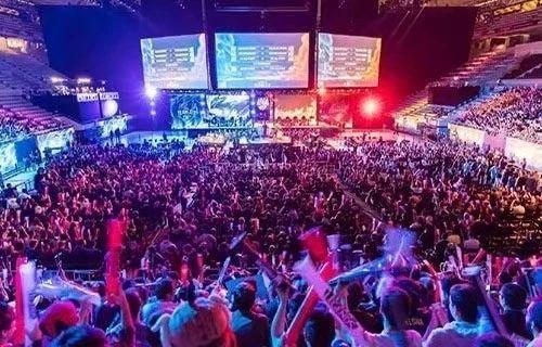 肩作战的球 肩作战的球